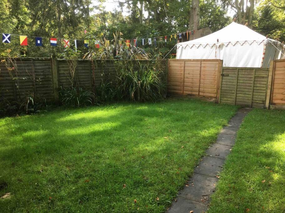 Bright And Spacious Annex Near Lymington With Private Garden Exterior foto